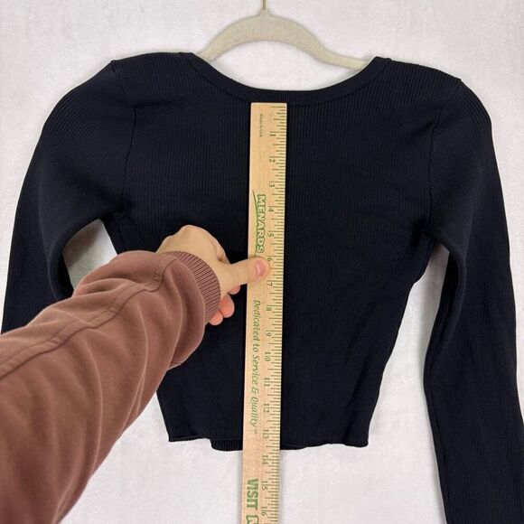 Cuts Black Ribbed Scoop Neck Cropped Long Sleeve Top Size Small - Picture 8 of 9